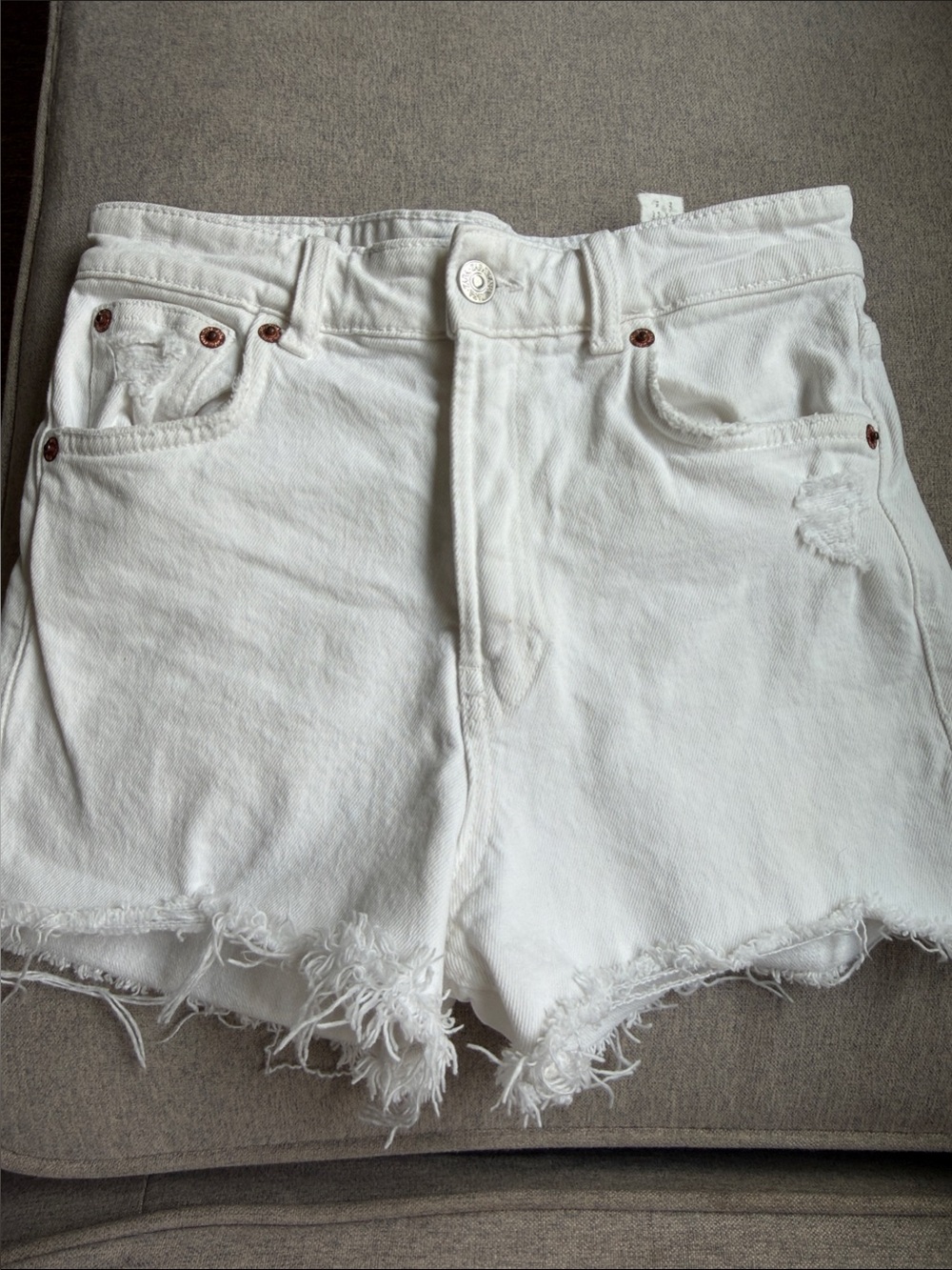 Zara White Frayed Hem Denim Shorts
